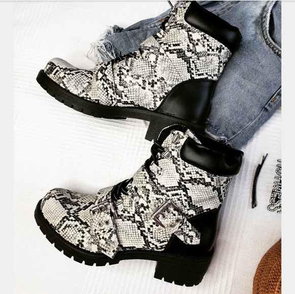 🚨//The Madison// Snake combat boots - Picture 4 of 4